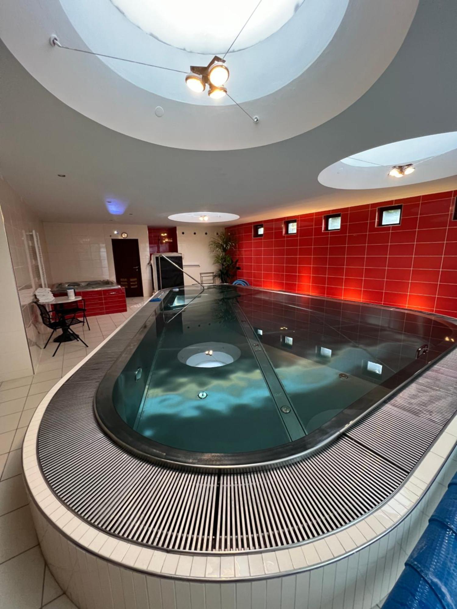Retro 700sqm Indoor-pool, Sauna, Bbq, Table Soccer Prag
