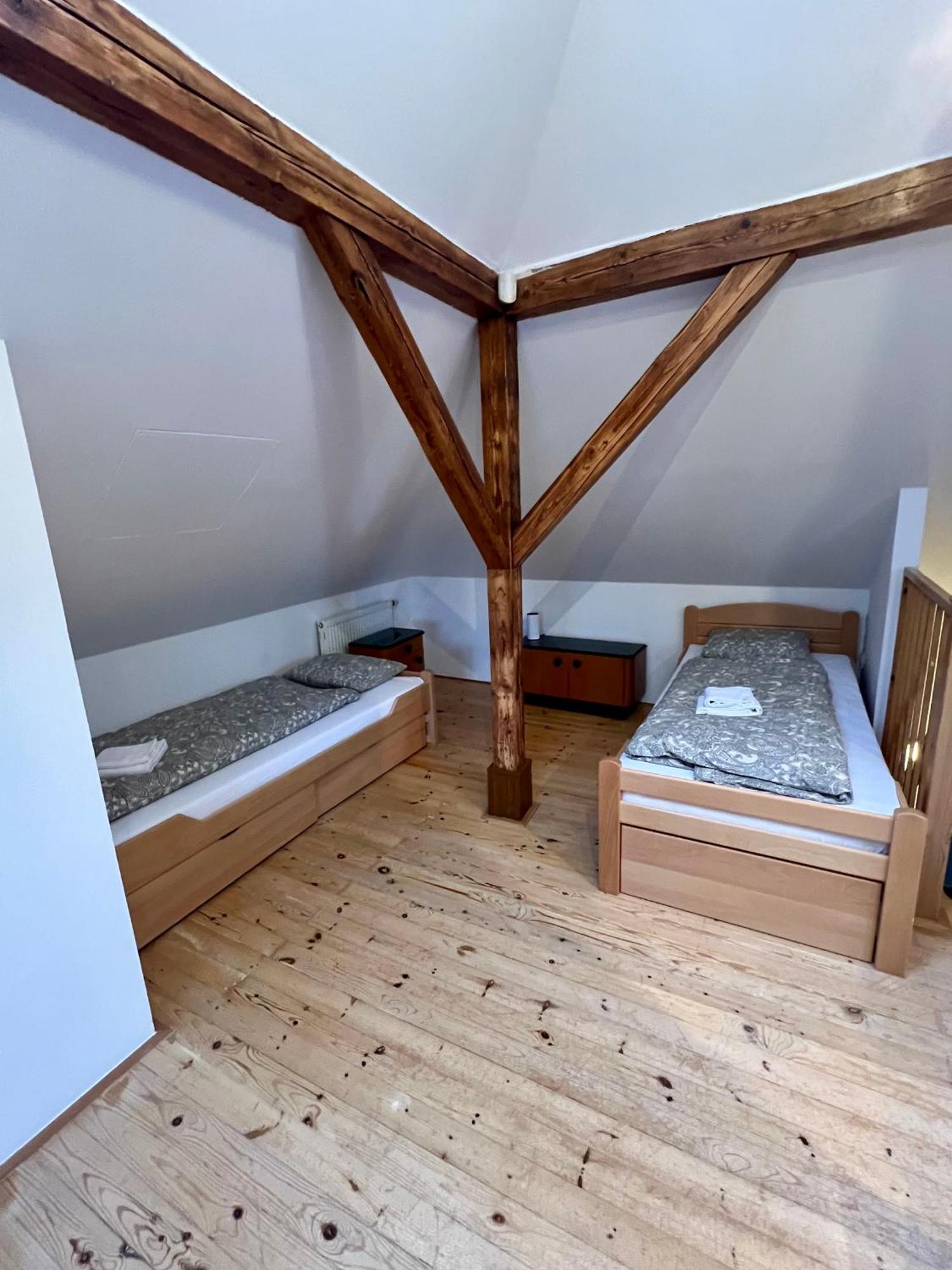 Villa Retro 700sqm Indoor-pool, Sauna, Bbq, Table Soccer Prag